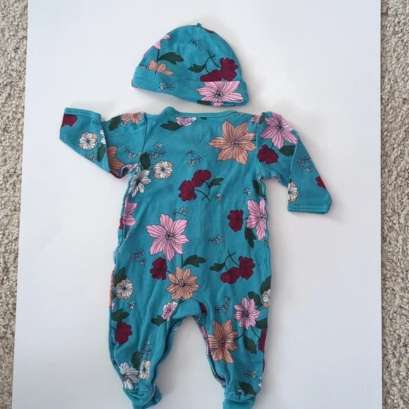 Carter's Infant (3M)  2 Pc. Turquoise Floral Onesie/Footie & Cap - Picture 6 of 6